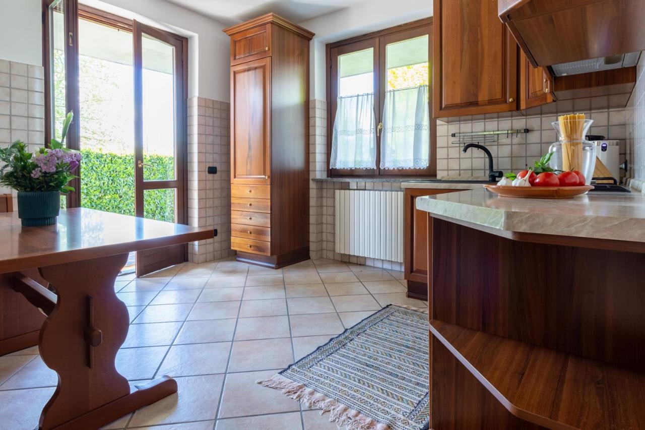 Profumodilago Angera Exterior foto